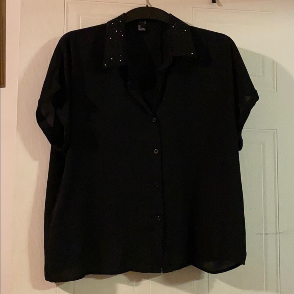 Black blouse with slit in the back